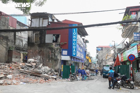 Hà Nội phá dỡ loạt công trình để làm tuyến đường ‘đắt nhất hành tinh’ - Ảnh 2.