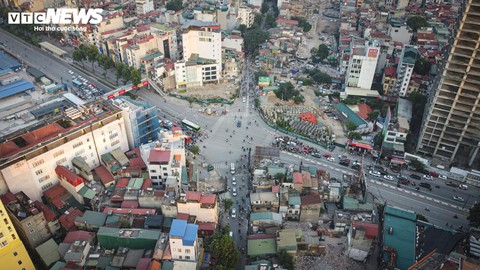 Hà Nội phá dỡ loạt công trình để làm tuyến đường ‘đắt nhất hành tinh’ - Ảnh 13.