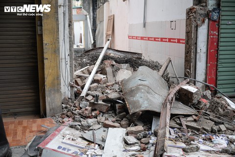 Hà Nội phá dỡ loạt công trình để làm tuyến đường ‘đắt nhất hành tinh’ - Ảnh 12.