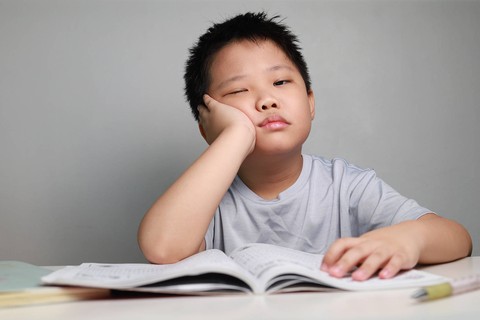 Nếu trẻ có 3 dấu hiệu này, trẻ đang trên bờ vực suy sụp, cha mẹ cần chú ý- Ảnh 3. Nếu trẻ có 3 dấu hiệu này, trẻ đang trên bờ vực suy sụp, cha mẹ cần chú ý- Ảnh 3.