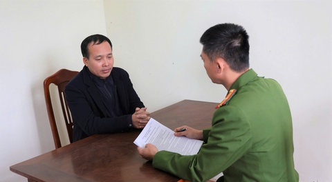 Lời khai của 2 anh em ruột hành hung tài xế ở bến phà Cồn Nhất - Ảnh 2.