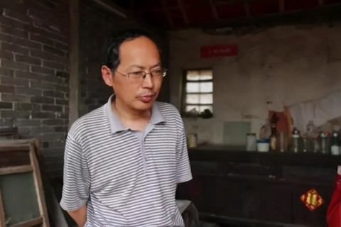 Thần đồng toán học U60 phụ thuộc bố mẹ già sống khó khăn - Ảnh 3. Thần đồng toán học U60 phụ thuộc bố mẹ già sống khó khăn - Ảnh 3.