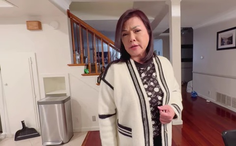Vợ Chí Tài: "Tôi đứng trước bàn thờ anh Tài kêu cứu"- Ảnh 1. Vợ Chí Tài: "Tôi đứng trước bàn thờ anh Tài kêu cứu"- Ảnh 1.