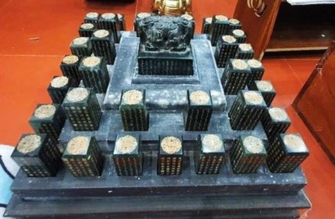 Vụ tu tập đắc đạo thành tiên: Chiếm đoạt gần 100 tỷ đồng - Ảnh 2. Vụ tu tập đắc đạo thành tiên: Chiếm đoạt gần 100 tỷ đồng - Ảnh 2.