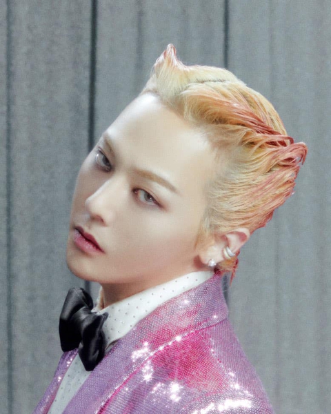 G-Dragon hát 1 câu mà khiến xứ Trung dậy sóng- Ảnh 4. G-Dragon hát 1 câu mà khiến xứ Trung dậy sóng- Ảnh 4.