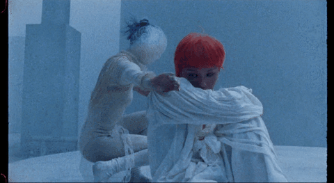 G-Dragon hát 1 câu mà khiến xứ Trung dậy sóng- Ảnh 2. G-Dragon hát 1 câu mà khiến xứ Trung dậy sóng- Ảnh 2.