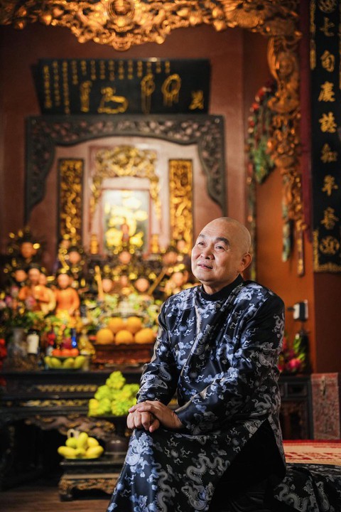 Danh hài Xuân Hinh phá lệ, lần đầu làm việc này ở tuổi U70: "Vất vả nhưng mà thích lắm"- Ảnh 1. Danh hài Xuân Hinh phá lệ, lần đầu làm việc này ở tuổi U70: "Vất vả nhưng mà thích lắm"- Ảnh 1.