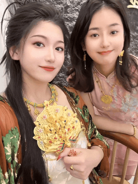 Bà chủ tiệm vàng tiết lộ cách người giàu "chơi vàng", thì ra đây mới là loại vàng đang được các phú bà ưa chuộng - Ảnh 16. Bà chủ tiệm vàng tiết lộ cách người giàu "chơi vàng", thì ra đây mới là loại vàng đang được các phú bà ưa chuộng - Ảnh 16.