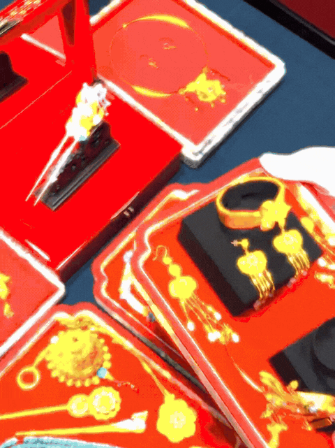 Bà chủ tiệm vàng tiết lộ cách người giàu "chơi vàng", thì ra đây mới là loại vàng đang được các phú bà ưa chuộng - Ảnh 9. Bà chủ tiệm vàng tiết lộ cách người giàu "chơi vàng", thì ra đây mới là loại vàng đang được các phú bà ưa chuộng - Ảnh 9.
