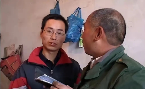 Cha nghèo bán hết tài sản, vay mượn để con học ĐH, con ra trường lương tháng 2 triệu đồng: Sai lầm khiến nhiều phụ huynh giật mình- Ảnh 1. Cha nghèo bán hết tài sản, vay mượn để con học ĐH, con ra trường lương tháng 2 triệu đồng: Sai lầm khiến nhiều phụ huynh giật mình- Ảnh 1.