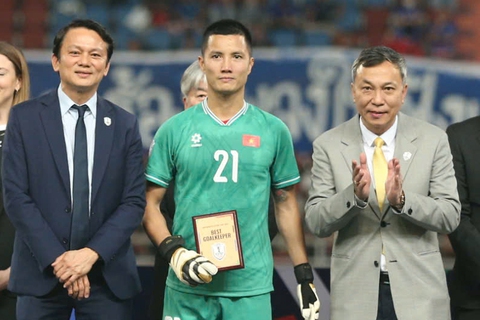Học trò HLV Amorim hành động đẹp "hiếm có khó tìm" ngày Man Utd chiến thắng bùng nổ - Ảnh 2.