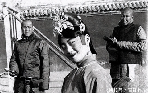 May mắn thay, tôi đã nghe theo lời khuyên, thiết kế các tủ trong nhà thiết thực hơn khiến ai đến cũng khen tấm tắc - Ảnh 8.