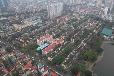 Tập thể cũ Hà Nội rao bán 150 triệu/m2, chuyên gia BĐS nhắc 1 điều cần đặc biệt lưu ý để tránh mua "hớ" - Ảnh 1. Tập thể cũ Hà Nội rao bán 150 triệu/m2, chuyên gia BĐS nhắc 1 điều cần đặc biệt lưu ý để tránh mua "hớ" - Ảnh 1.