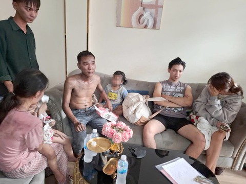 Cháy khách sạn ở TP Thủ Đức , giải cứu 6 người an toàn - Ảnh 2. Cháy khách sạn ở TP Thủ Đức , giải cứu 6 người an toàn - Ảnh 2.