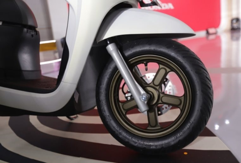 Xe ga 110cc "sang, xịn, mịn" của Honda về đại lý Việt: Trang bị ngang cơ Vision, tiết kiệm xăng ấn tượng 1,8 lít/100 km - Ảnh 7.