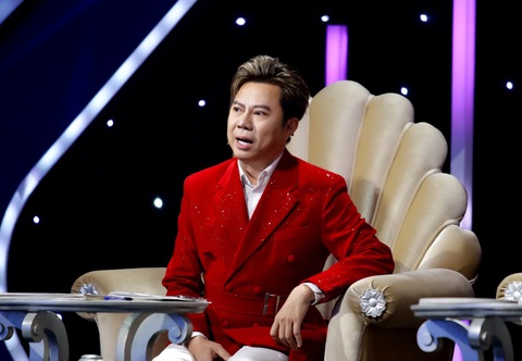 Nam ca sĩ U50 vẫn ở với mẹ: "Tôi phải dè chừng, cẩn thận khi gặp Long Nhật"- Ảnh 1. Nam ca sĩ U50 vẫn ở với mẹ: "Tôi phải dè chừng, cẩn thận khi gặp Long Nhật"- Ảnh 1.