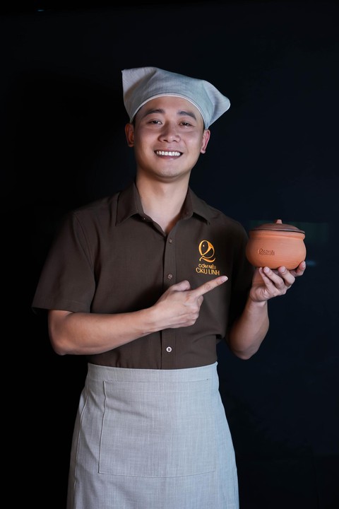 Quang Linh Vlogs rút vốn khỏi nhà hàng cơm niêu tại TP . HCM - Ảnh 1. Quang Linh Vlogs rút vốn khỏi nhà hàng cơm niêu tại TP . HCM - Ảnh 1.