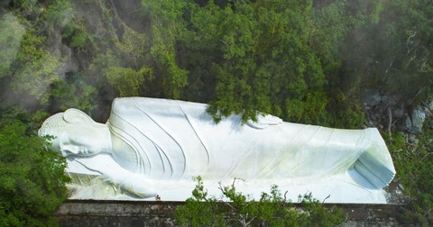 Thu hơn 1 tỷ USD từ du lịch dù chưa hết năm, tỉnh miền Trung tiếp tục gây ấn tượng với 3 kỷ lục lạ - Ảnh 4.