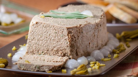 Từ vụ nam thanh niên liệt tứ chi do ngộ độc Botulinum vì ăn pate đóng hộp, cần lưu ý gì khi ăn món "siêu dinh dưỡng" này? - Ảnh 4. Từ vụ nam thanh niên liệt tứ chi do ngộ độc Botulinum vì ăn pate đóng hộp, cần lưu ý gì khi ăn món "siêu dinh dưỡng" này? - Ảnh 4.