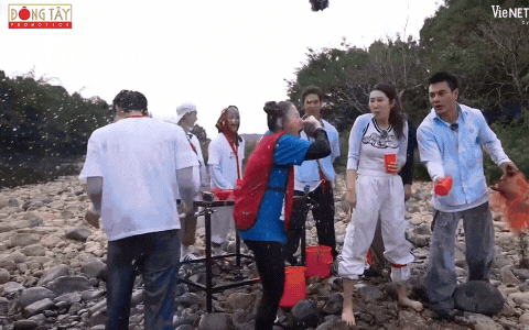Căng: Em gái Trấn Thành bị phát hiện làm 1 việc lúc mọi người đang ngủ, Lê Giang vừa thấy liền "phốt" ngay! - Ảnh 3. Căng: Em gái Trấn Thành bị phát hiện làm 1 việc lúc mọi người đang ngủ, Lê Giang vừa thấy liền "phốt" ngay! - Ảnh 3.