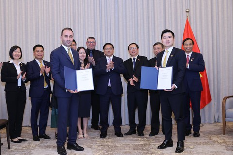 Đại gia Qatar "coi trọng việc tử tế" vừa bắt tay với Tập đoàn của tỷ phú Phạm Nhật Vượng là ai? - Ảnh 3. Đại gia Qatar "coi trọng việc tử tế" vừa bắt tay với Tập đoàn của tỷ phú Phạm Nhật Vượng là ai? - Ảnh 3.