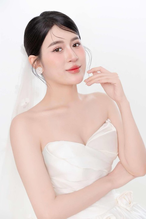Quang Lê bay ra Đà Nẵng làm chủ hôn cho quản lý, tặng kim cương và 1 cọc tiền dày- Ảnh 12. Quang Lê bay ra Đà Nẵng làm chủ hôn cho quản lý, tặng kim cương và 1 cọc tiền dày- Ảnh 12.