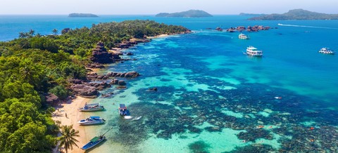 Báo Mỹ ca ngợi hết lời một hòn đảo là 'Hawaii Việt Nam': Thiên đường giá cả phải chăng nhất ở châu Á- Ảnh 1. Báo Mỹ ca ngợi hết lời một hòn đảo là 'Hawaii Việt Nam': Thiên đường giá cả phải chăng nhất ở châu Á- Ảnh 1.