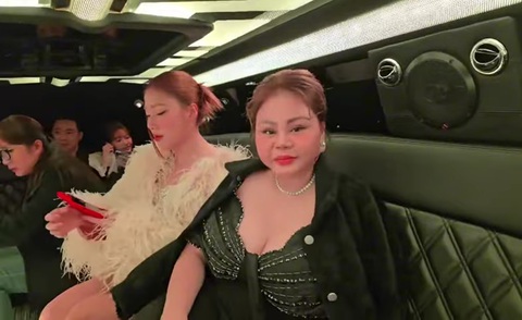 Trấn Thành sang Mỹ được đối xử như ngôi sao quốc tế, lên xe sang có vệ sĩ mở cửa- Ảnh 2. Trấn Thành sang Mỹ được đối xử như ngôi sao quốc tế, lên xe sang có vệ sĩ mở cửa- Ảnh 2.