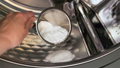 Rắc 1 nắm muối trắng vào máy giặt, tưởng nghịch dại ai ngờ hiệu quả hơn cả "vàng mười"- Ảnh 1. Rắc 1 nắm muối trắng vào máy giặt, tưởng nghịch dại ai ngờ hiệu quả hơn cả "vàng mười"- Ảnh 1.