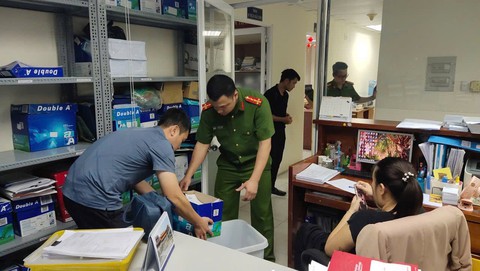 [ẢNH] Bắt, khám xét khẩn cấp kiểm định viên, lãnh đạo Trung tâm Kiểm định Kỹ thuật an toàn khu vực II - Ảnh 6.