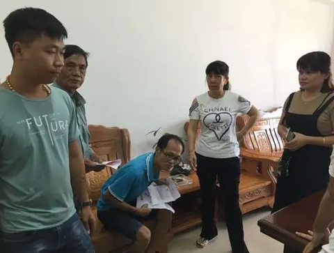 Đến gặp luật sư để lập di chúc, tất cả đều kinh ngạc với người thừa kế tôi chọn, ai thắc mắc, tôi liền trả lời một câu khiến họ nín bặt - Ảnh 1. Đến gặp luật sư để lập di chúc, tất cả đều kinh ngạc với người thừa kế tôi chọn, ai thắc mắc, tôi liền trả lời một câu khiến họ nín bặt - Ảnh 1.