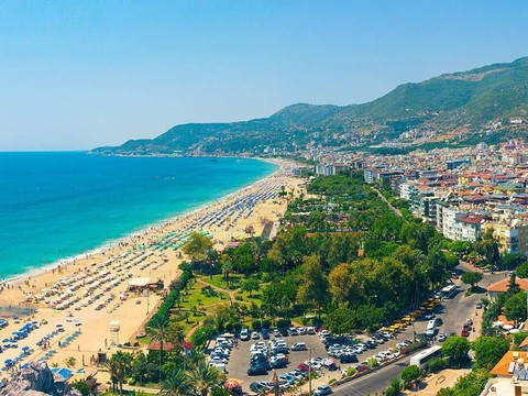 Thành phố bãi biển tuyệt đẹp nhưng có giá rẻ nhất châu Âu - Ảnh 10.