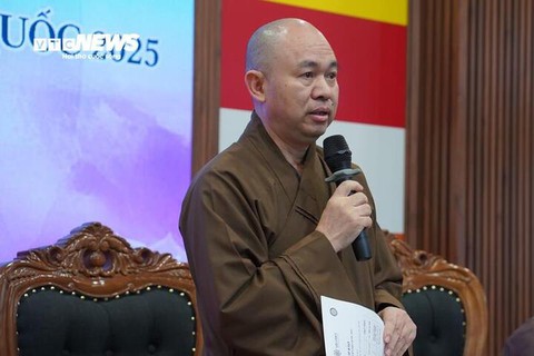 Rước xá lợi Phật Thích Ca Mâu Ni từ Ấn Độ về TP . HCM dịp Đại lễ Vesak 2025 - Ảnh 1. Rước xá lợi Phật Thích Ca Mâu Ni từ Ấn Độ về TP . HCM dịp Đại lễ Vesak 2025 - Ảnh 1.