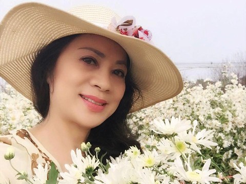 Nữ NSND 39 tuổi nghỉ hưu, lao đao vì gánh nợ hộ bạn, U70 làm quản lý thẩm mỹ viện ở Úc - Ảnh 3. Nữ NSND 39 tuổi nghỉ hưu, lao đao vì gánh nợ hộ bạn, U70 làm quản lý thẩm mỹ viện ở Úc - Ảnh 3.