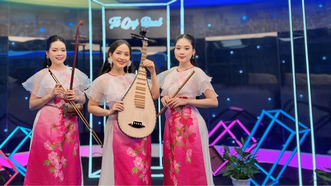Vũ Diệu Thảo và dự án 54 bản độc tấu tỳ bà: “Tôi là một người Việt Nam yêu nước” - Ảnh 2. Vũ Diệu Thảo và dự án 54 bản độc tấu tỳ bà: “Tôi là một người Việt Nam yêu nước” - Ảnh 2.