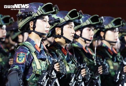 Quân đội Lào , Campuchia tham gia tổng hợp luyện diễu binh tại TP . HCM kỷ niệm 50 năm - Ảnh 21. Quân đội Lào , Campuchia tham gia tổng hợp luyện diễu binh tại TP . HCM kỷ niệm 50 năm - Ảnh 21.