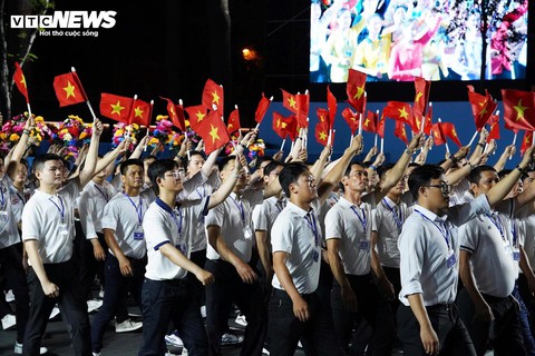 Quân đội Lào , Campuchia tham gia tổng hợp luyện diễu binh tại TP . HCM kỷ niệm 50 năm - Ảnh 24. Quân đội Lào , Campuchia tham gia tổng hợp luyện diễu binh tại TP . HCM kỷ niệm 50 năm - Ảnh 24.