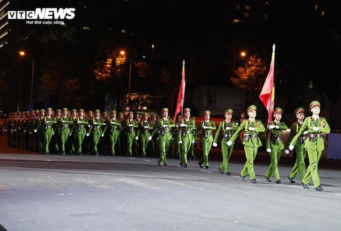 Quân đội Lào , Campuchia tham gia tổng hợp luyện diễu binh tại TP . HCM kỷ niệm 50 năm - Ảnh 22. Quân đội Lào , Campuchia tham gia tổng hợp luyện diễu binh tại TP . HCM kỷ niệm 50 năm - Ảnh 22.