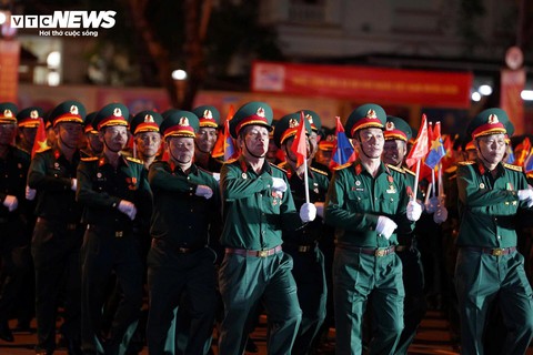 Quân đội Lào , Campuchia tham gia tổng hợp luyện diễu binh tại TP . HCM kỷ niệm 50 năm - Ảnh 19. Quân đội Lào , Campuchia tham gia tổng hợp luyện diễu binh tại TP . HCM kỷ niệm 50 năm - Ảnh 19.