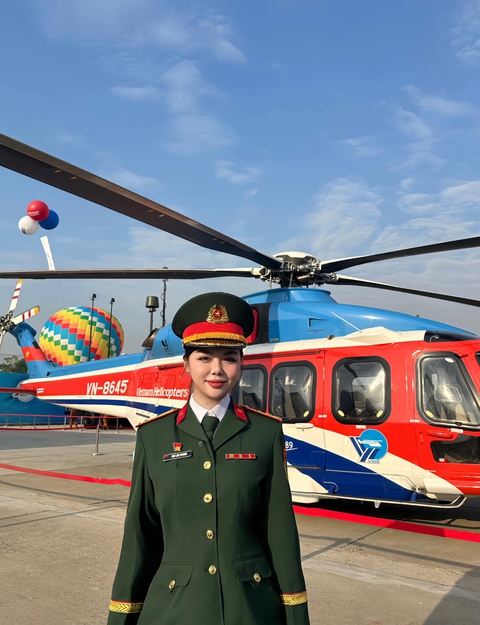 Nữ Trung úy cao 1m73 tham gia diễu binh 30/4, dân tình tấm tắc “thiếu mỗi vương miện là thành Hoa hậu” - Ảnh 5.