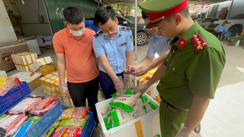 Hà Nội: Thu giữ hơn 800 kg nguyên liệu 