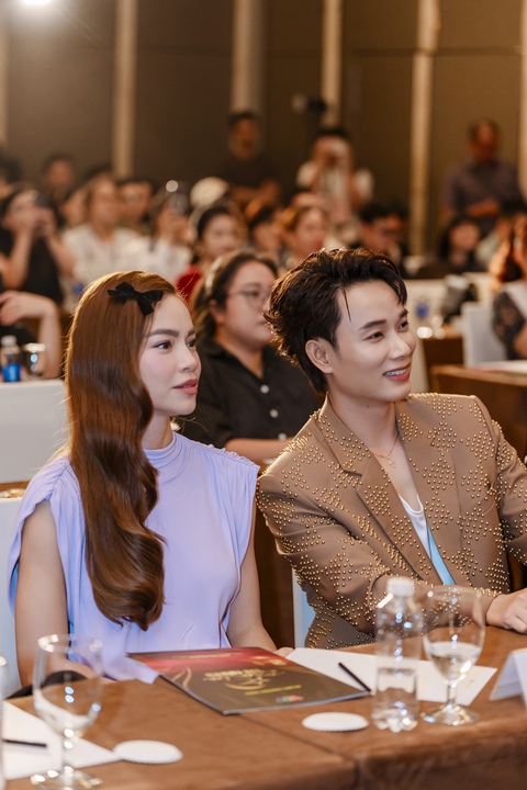 Hồ Ngọc Hà trở lại sóng VTV: "Tôi thấy việc nhẹ lương cao, lại được xuất hiện xinh đẹp thì nhận lời"- Ảnh 3. Hồ Ngọc Hà trở lại sóng VTV: "Tôi thấy việc nhẹ lương cao, lại được xuất hiện xinh đẹp thì nhận lời"- Ảnh 3.