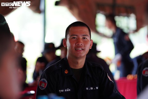 Diễu binh Campuchia tại Bình Dương: Vẻ đẹp rắn rỏi của các chiến sĩ quân đội Hoàng gia - Ảnh 17. Diễu binh Campuchia tại Bình Dương: Vẻ đẹp rắn rỏi của các chiến sĩ quân đội Hoàng gia - Ảnh 17.