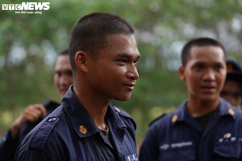 Diễu binh Campuchia tại Bình Dương: Vẻ đẹp rắn rỏi của các chiến sĩ quân đội Hoàng gia - Ảnh 14. Diễu binh Campuchia tại Bình Dương: Vẻ đẹp rắn rỏi của các chiến sĩ quân đội Hoàng gia - Ảnh 14.