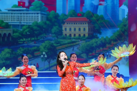 NSƯT Hà Phương kể về căn phòng 15m2 ở số 39 Bà Triệu: Trực chiến 24/24h, ăn ngủ luôn tại phòng- Ảnh 7. NSƯT Hà Phương kể về căn phòng 15m2 ở số 39 Bà Triệu: Trực chiến 24/24h, ăn ngủ luôn tại phòng- Ảnh 7.
