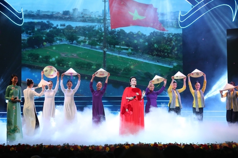 NSƯT Hà Phương kể về căn phòng 15m2 ở số 39 Bà Triệu: Trực chiến 24/24h, ăn ngủ luôn tại phòng- Ảnh 6. NSƯT Hà Phương kể về căn phòng 15m2 ở số 39 Bà Triệu: Trực chiến 24/24h, ăn ngủ luôn tại phòng- Ảnh 6.