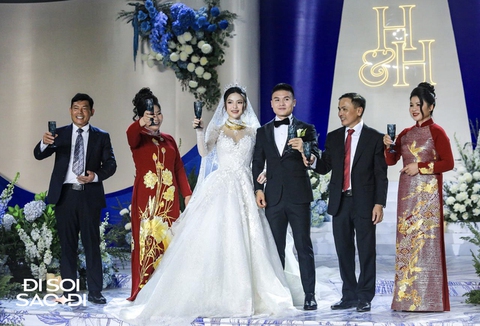 Vì sao từng hẹn hò với nhiều bóng hồng nổi tiếng nhưng Quang Hải lại chọn cưới Chu Thanh Huyền?- Ảnh 2. Vì sao từng hẹn hò với nhiều bóng hồng nổi tiếng nhưng Quang Hải lại chọn cưới Chu Thanh Huyền?- Ảnh 2.