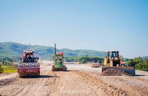 Sắp thông hầm xuyên núi dài nhất cao tốc Bắc - Nam - Ảnh 4.