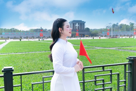 Con gái Thanh Thanh Hiền hóa thân thành Thị Nở, thực hiện bộ ảnh "hòa bình đẹp lắm"- Ảnh 3. Con gái Thanh Thanh Hiền hóa thân thành Thị Nở, thực hiện bộ ảnh "hòa bình đẹp lắm"- Ảnh 3.