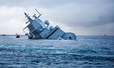 Công ty Navantia phải đền bù hơn 1 tỷ euro vì vụ chìm khinh hạm Helge Ingstad - Ảnh 1. Công ty Navantia phải đền bù hơn 1 tỷ euro vì vụ chìm khinh hạm Helge Ingstad - Ảnh 1.